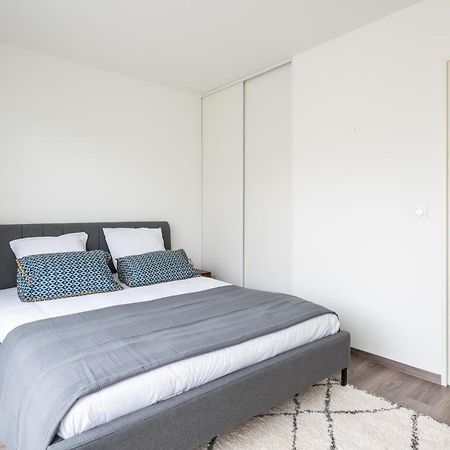 Appartement De Standing Avec Grande Terrasse Вильорбан Екстериор снимка