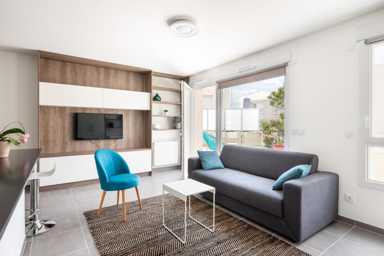 Appartement De Standing Avec Grande Terrasse Вильорбан Екстериор снимка